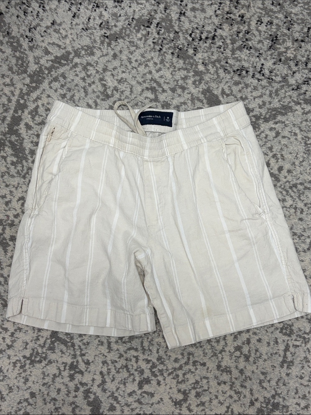 Abercrombie & Fitch Men's Cream and White Striped Flat Front Shorts